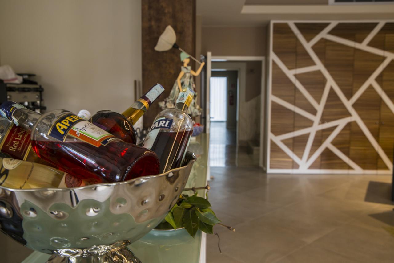 Hotel Buena Onda Пескьера-дель-Гарда Экстерьер фото